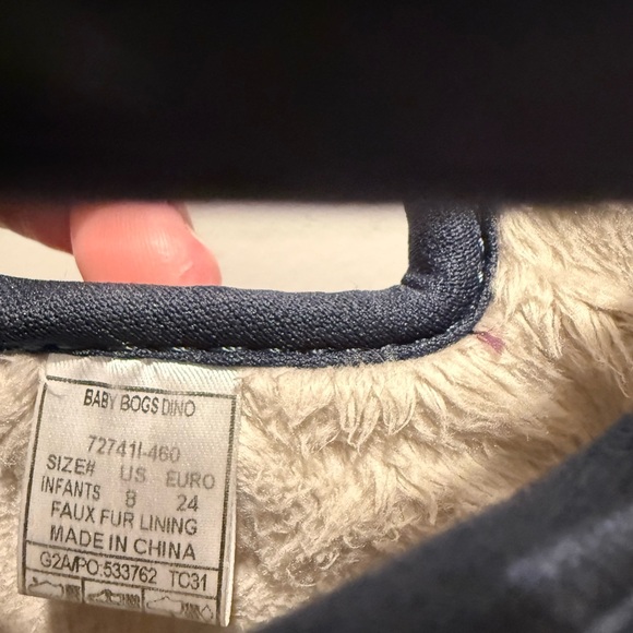 Bogs Kids' Blue and Orange Waterproof Insulated Dinosaur Snow Boots 8 - Picture 5 of 9